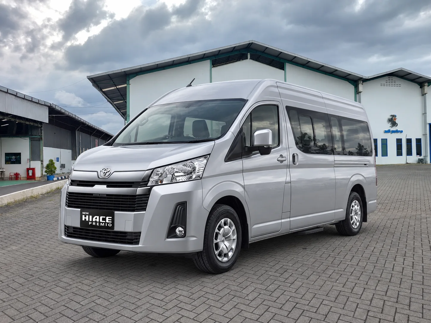 HiAce Premio President